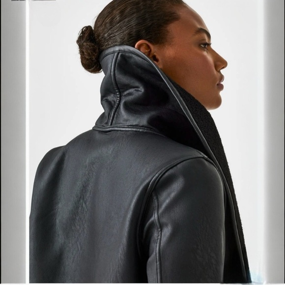 Spanx Fleece & Faux Leather Long Wrap Jacket In Very Very
Black Size Small NEW - Picture 4 of 10